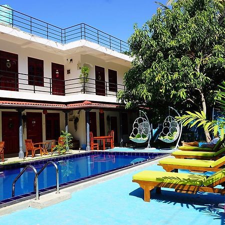 Blue Whale Holiday Hotel Mirissa Extérieur photo