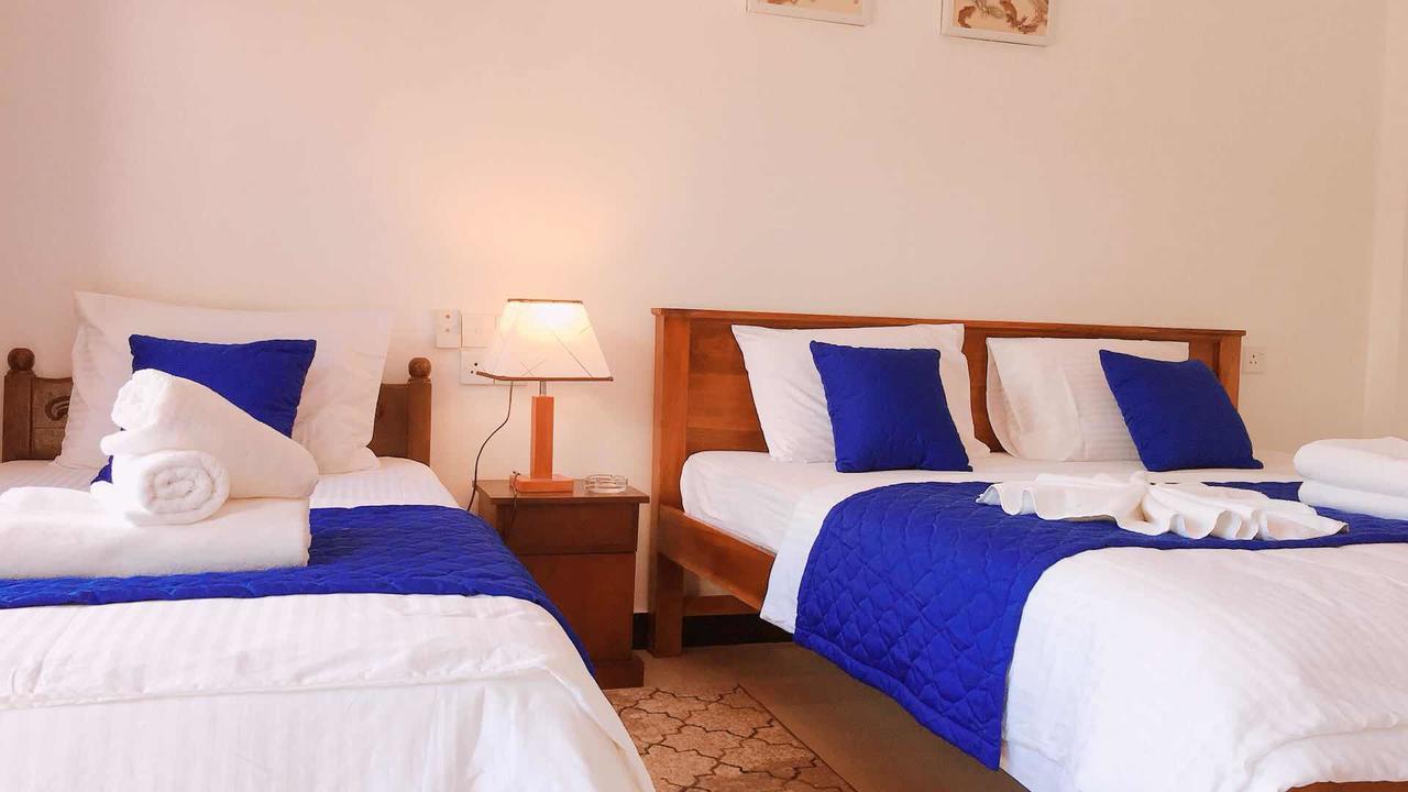 Blue Whale Holiday Hotel Mirissa Extérieur photo