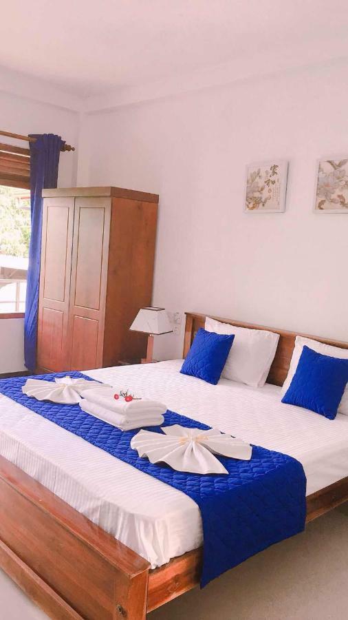 Blue Whale Holiday Hotel Mirissa Extérieur photo